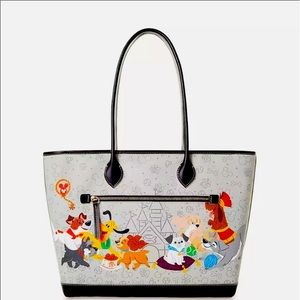 NWT Disney dooney and bourke reigning dogs 🐶